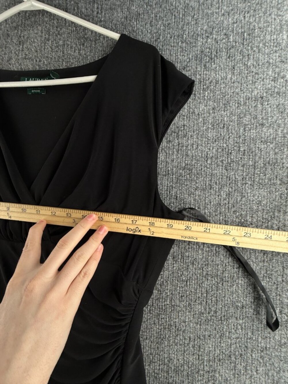 Lauren Ralph Lauren Black Dress Size Women 16 Stretch Sleeveless V Neck Knee - Picture 10 of 16